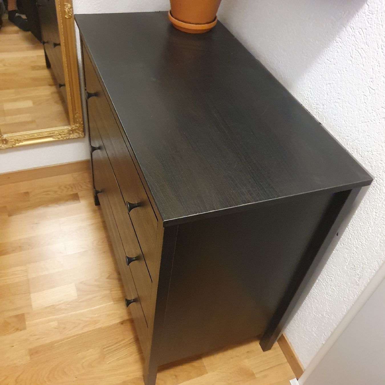 Ikea Cassettiere: HEMNES Kommode - Holz - Schwarz – Usato da Bern venduto da dom_7xqs 1