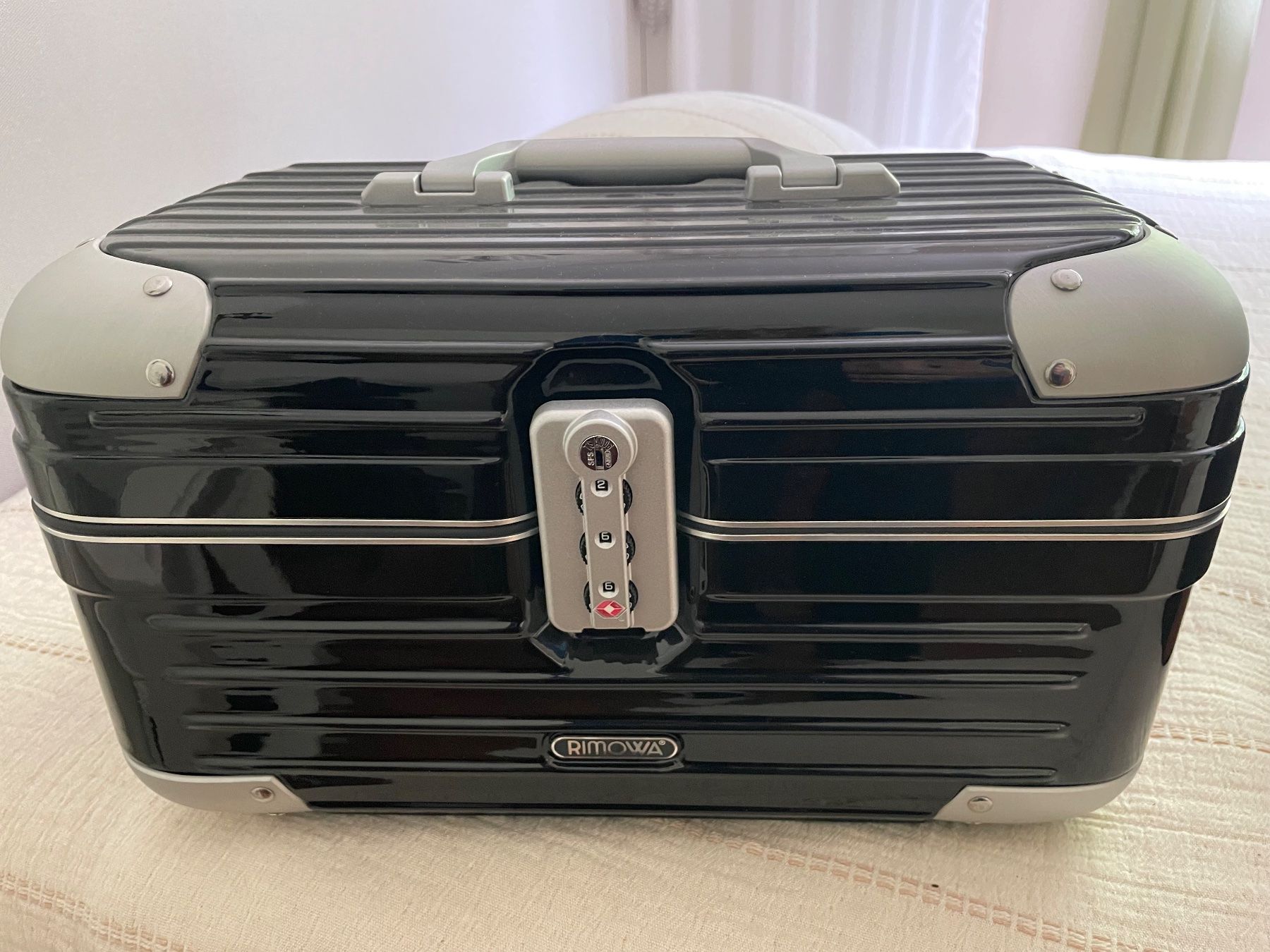 Rimowa Valigie: Rimova Beauty Case – Usato da Köniz venduto da Papabaer