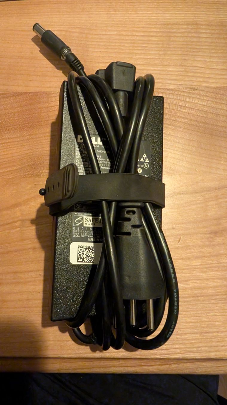 Dell Caricabatterie: DELL Netzgerät von XPS 8500 Notebook – Usato da Bern venduto da Soccer7 2