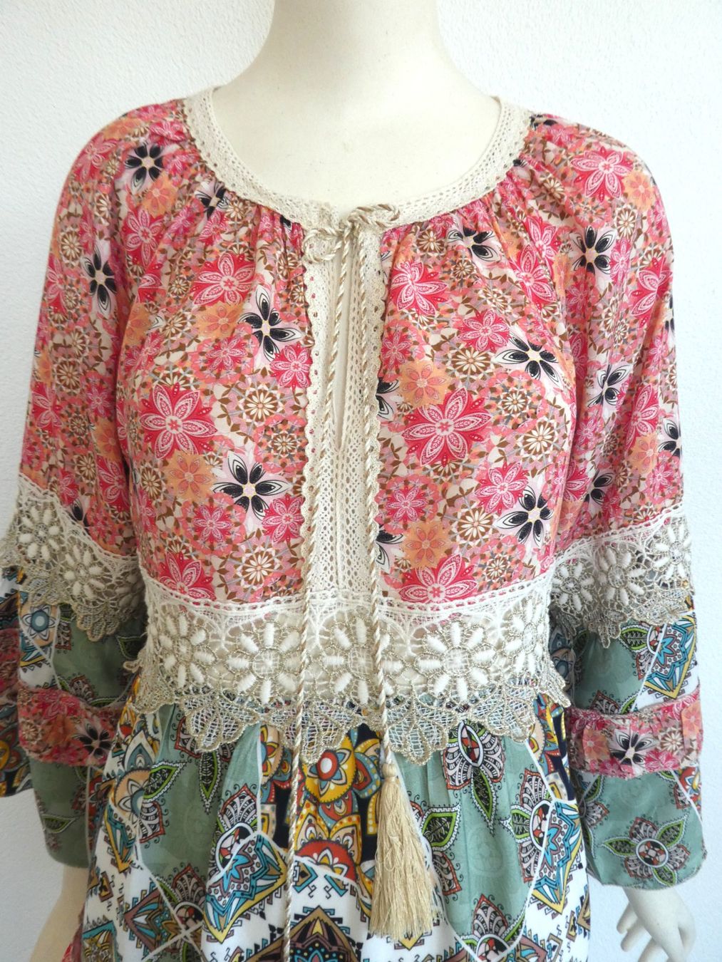 Chemisiers: leichte Bluse Hippie Boho Multicolor schöne Details, Gr. M/L – D'occasion à Berneck par chouchou1415 2