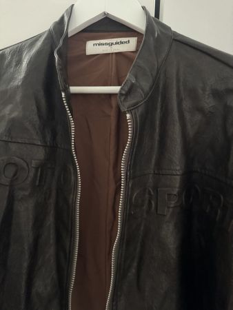 MISSGUIDED jacke aus Kunstleder