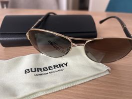 Stylish Burberry Sunglasses to - Gold Frame - for women