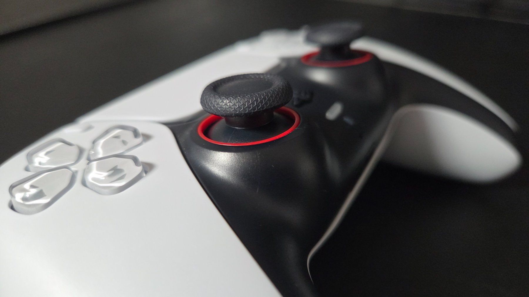 Sony Manettes: Ps5 Controller mit Hall Effect Joystick. Neuste Version. – D'occasion à Suhr par Afterburner84 5