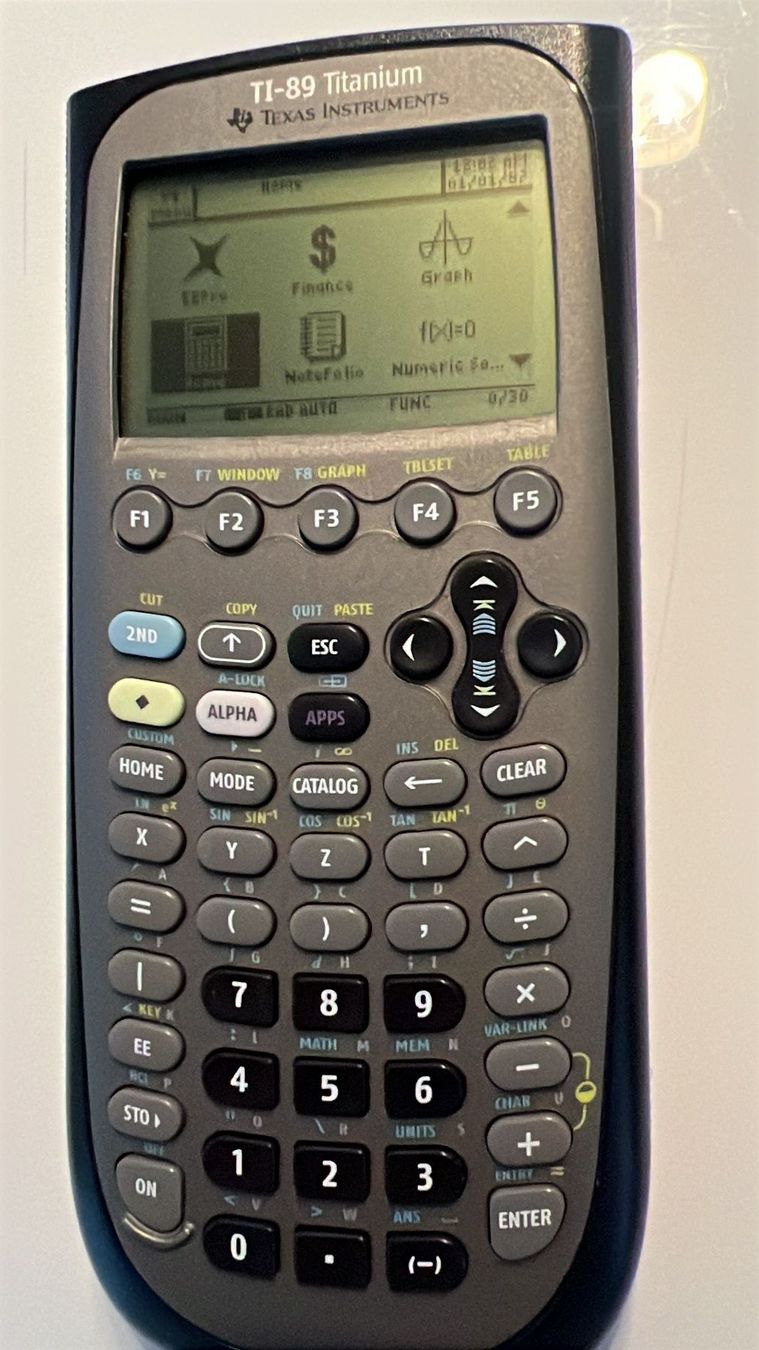 Texas Instruments Taschenrechner: TI-89 Titanium Texas Instruments Grafikrechner funktioniert – Gebraucht aus Oberhofen Thun'see von SwissTreasure