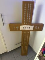 Handgefertigtes Kreuz, Polyester Wandkreuz, neuwertig, Deko