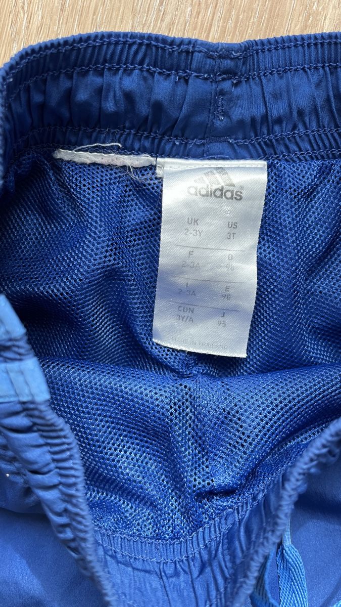 Adidas Lotti & Set di vestiti: Schicke Sportkleidung Gr. 98 – Usato da Sulz AG venduto da Zissi31324 2