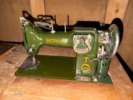 Antike BERNINA Nähmaschine mit Nähtisch – ungeprüft / Bastle