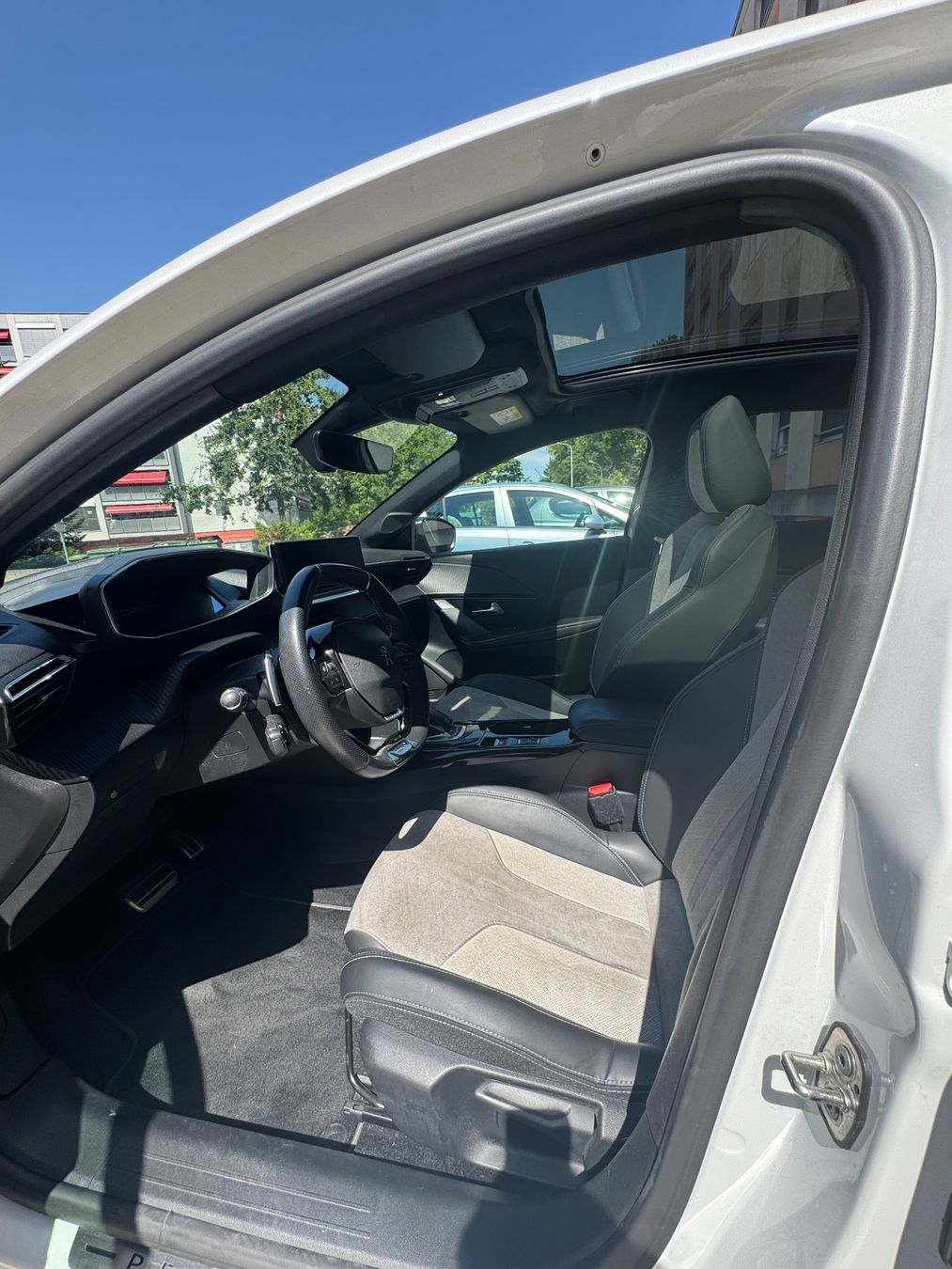 Peugeot Automobili: Peugeot 208 GT 1.2 Pure tech – Usato da Morges venduto da ine_n9ht 5