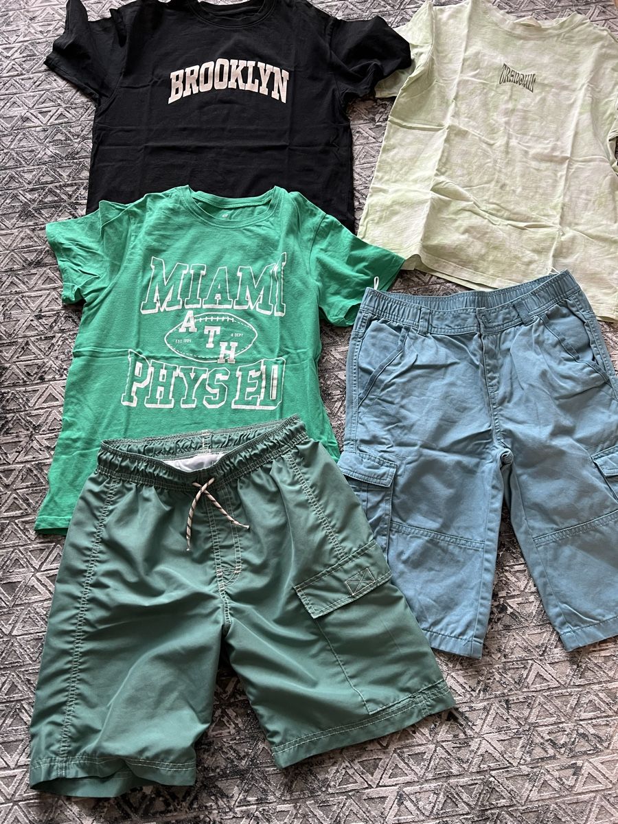H&M Lotti & Set di vestiti: Kleiderpaket Jungen 146/152 – Usato da Zürich venduto da cosi17