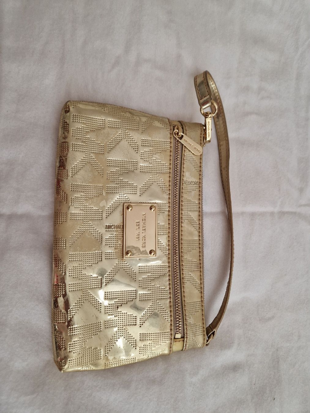 Michael Kors Taschen für Damen: Michael Kors Clutch gold – Gebraucht aus Zürich von Mani56
