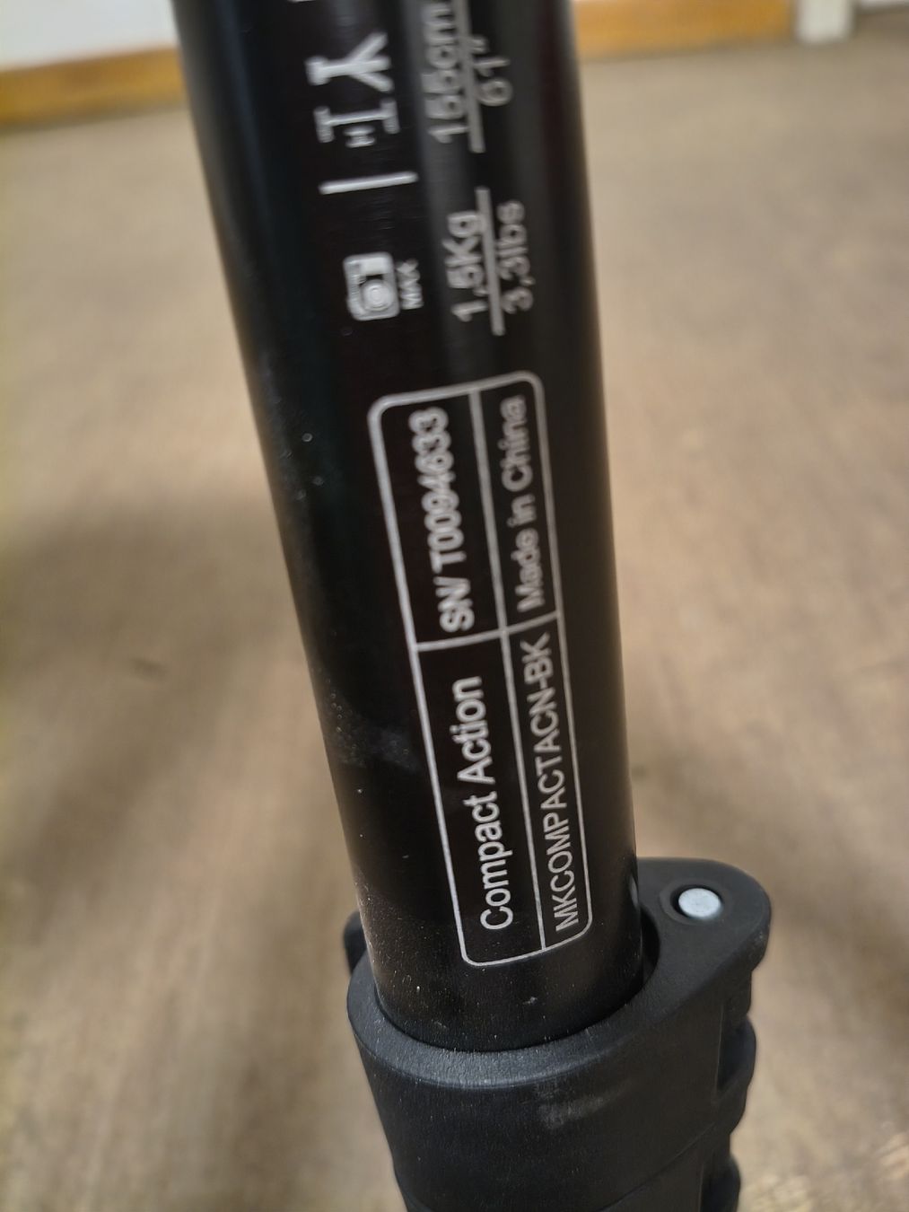 Manfrotto Trépieds & Accessoires: Manfrotto Compact Action tripod MKCOMPACTACN-BK used – D'occasion à Zürich par TrainLine 3