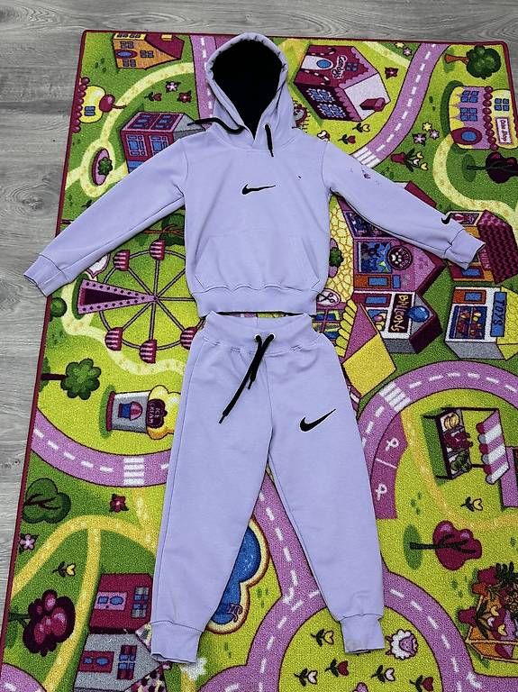 Nike Kleiderpakete & -sets: Nike Trainingsanzug, Set, lila, 98-104 – Gebraucht aus Wilen b. Wil von carpediem25