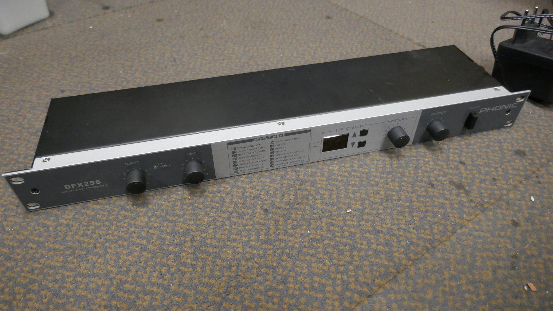 Strumenti musicali: Phonic DFX256 Multieffektgerät – Usato da Wenslingen venduto da FairlightCMI 2