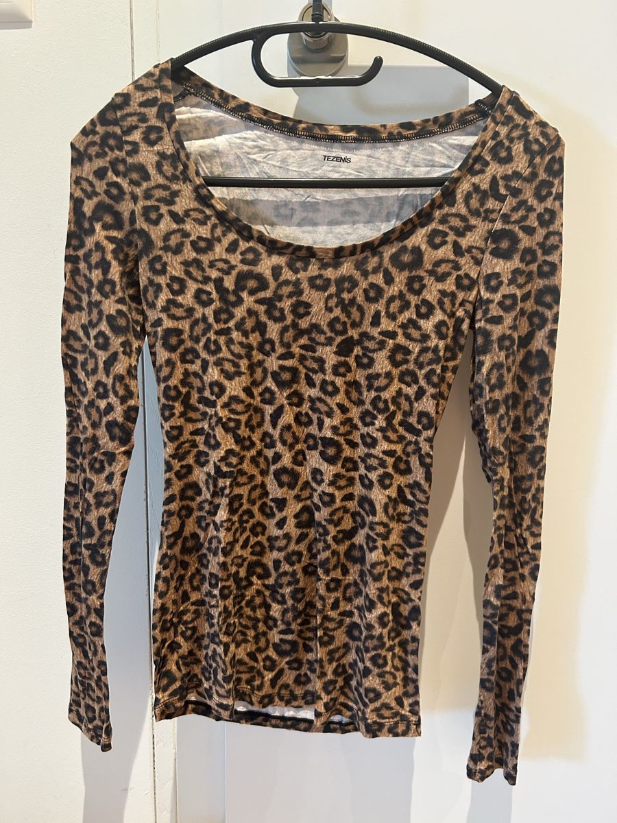 Tezenis Pullover & Sweatshirts: Langarmshirt Tezenis Leo-Muster Grösse S – Gebraucht aus Sursee von ramona0406