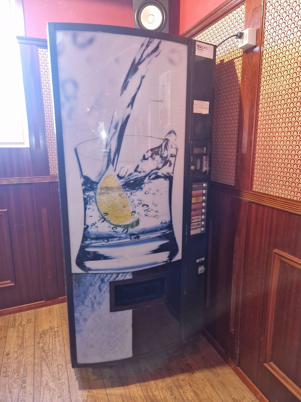 Altro per Gastronomia & Hotel: Getränkeautomaten Vendo/ Vending – Usato da Roggliswil venduto da _IHC_