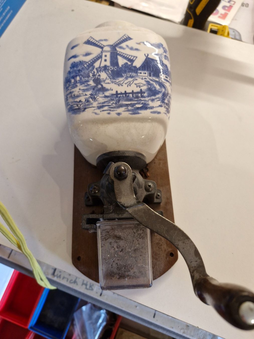 Tutte le decorazioni: antike Wandkaffeemühle – Usato da Guarda venduto da rue_bpd7 1