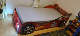 Rennauto Bett