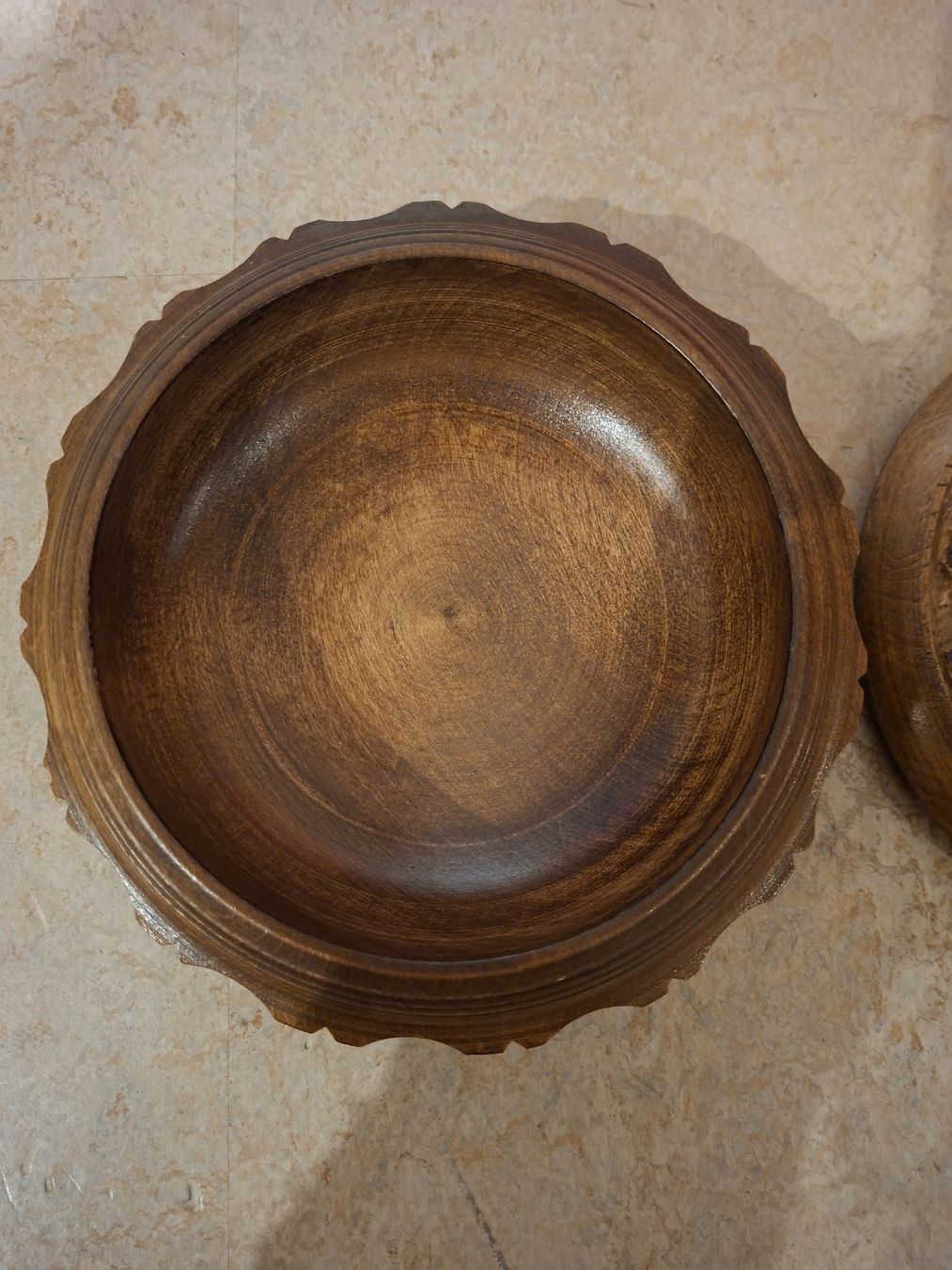 Ciotole: Holzschale mit Deckel, handgeschnitzt, Vintage Look – Usato da Klingnau venduto da vollmond36 2
