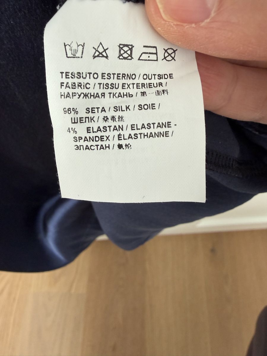 Pinko T-Shirts: Pinko Seiden Top, Gr. M, Dunkelblau – Gebraucht aus Birmensdorf ZH von tsp_fs5j 3