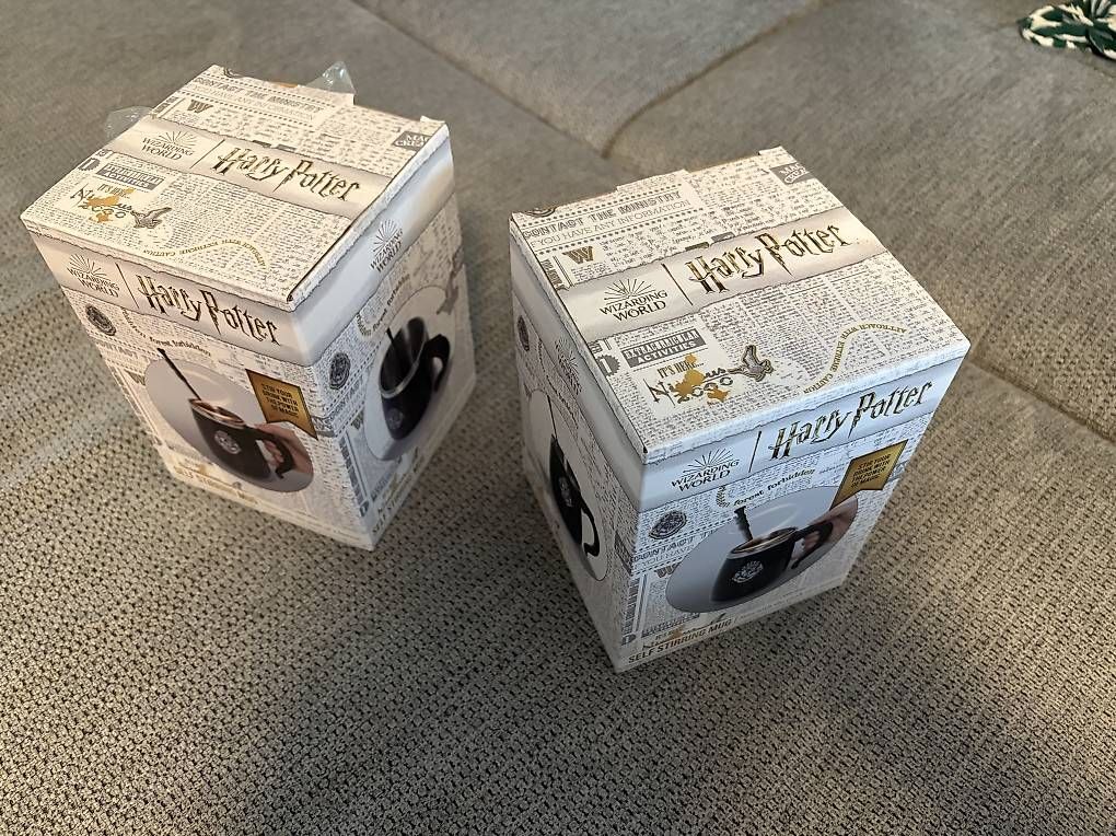 Tazze: 2 Harry Potter Magic Self Stirring Mugs – Nuovo e nell'imballaggio originale da Fribourg venduto da L.E.Krb 1