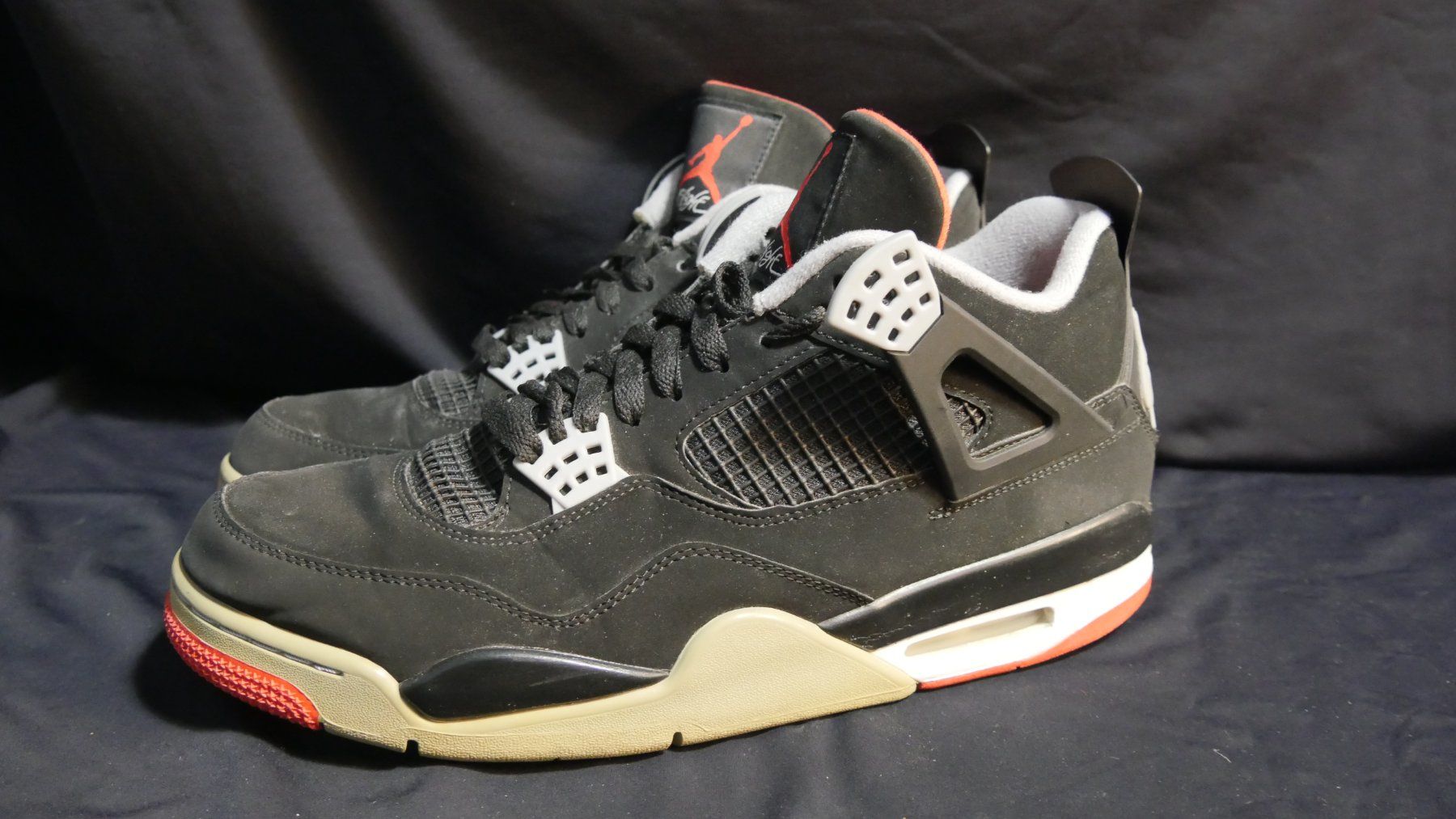 Herrenschuhe: Air Jordan 4 Turnschuhe Grösse 45 – Gebraucht aus Buchs SG von die_zc5l