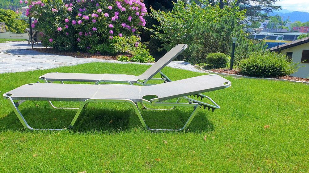 2x Garten Liegestühle ab 1. Kaufen auf Ricardo