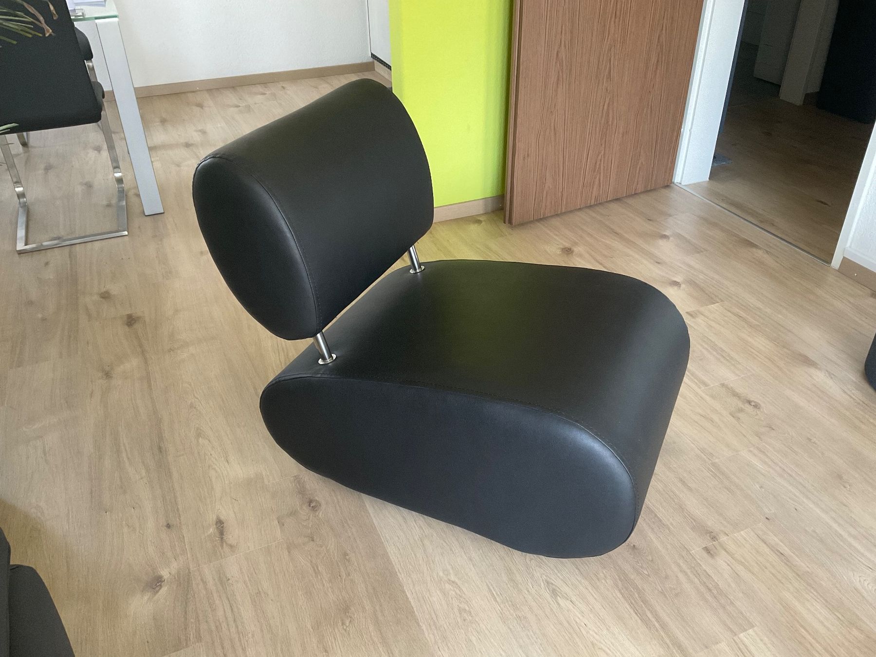 Poltrone: Schwarzer Design-Sessel / Lounge Sessel. – Usato da Galgenen venduto da Sasch04
