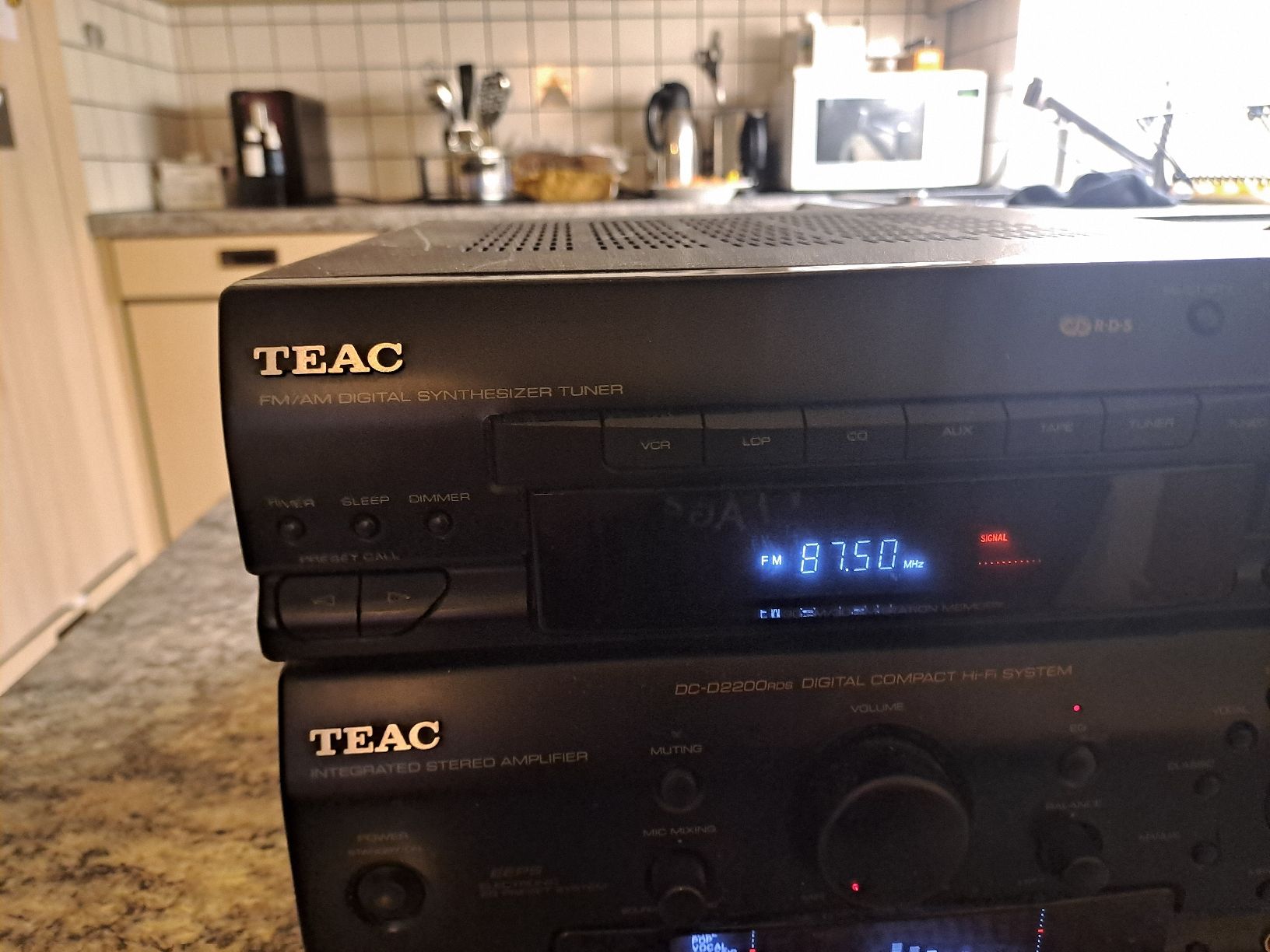 Teac Amplificateurs: TEAC Integrated Stereo Amplifier EEPS / Tuner – D'occasion à Uetendorf par Essiggurken 3