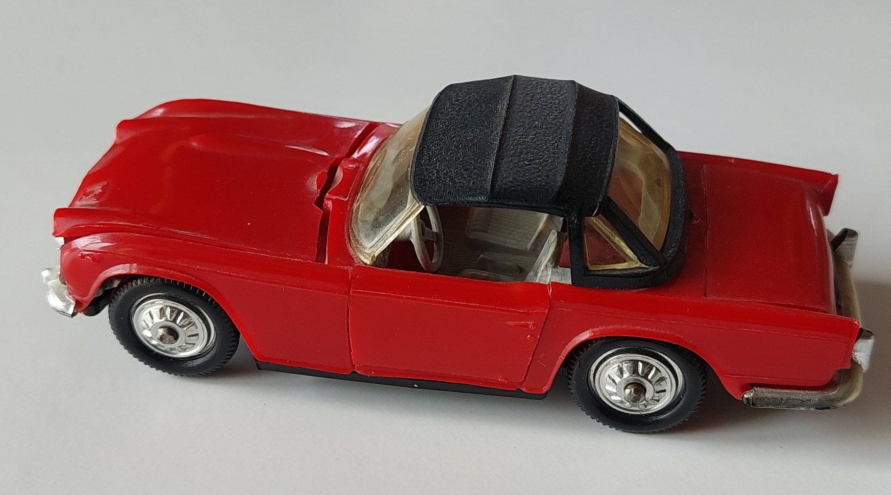 Triumph Modellini d'auto: Triumph TR 5 rot Cabrio ,Norev , 1x43 – Usato da Veltheim AG venduto da fredy_richner 1