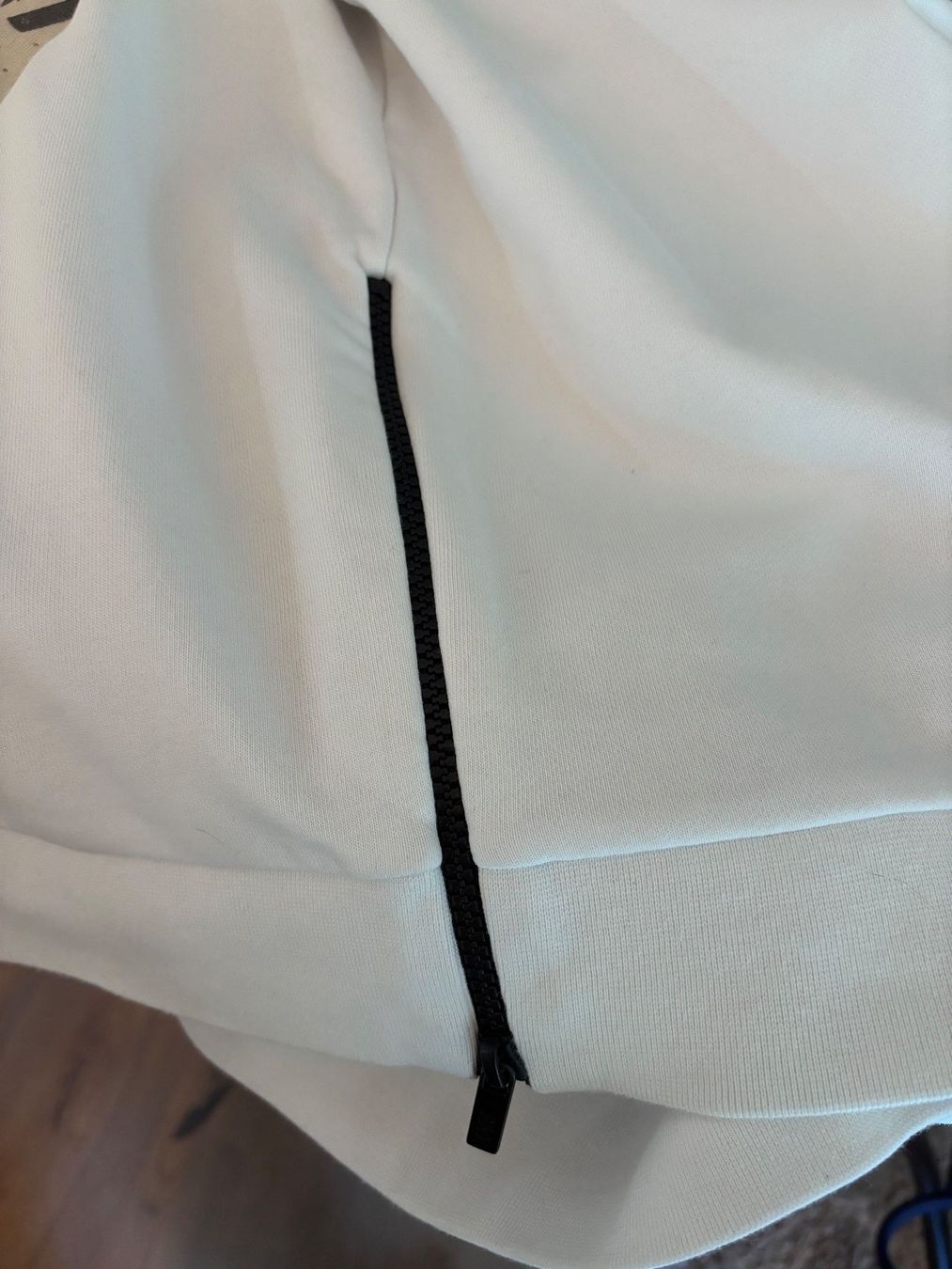 Karl Lagerfeld Maglioni & Felpe: Karl Lagerfeld Pullover weiss – Usato da Wetzikon ZH venduto da Deba26 3