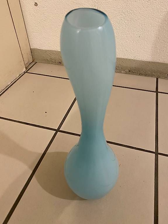 Vase & Récipients: Vase bleu opale – D'occasion à St-Blaise par NSUTT1953 1