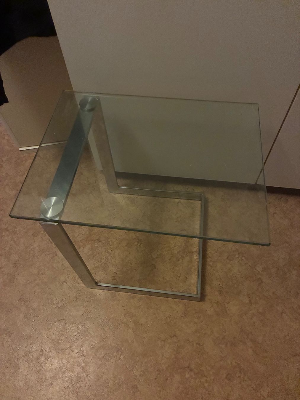Tische: Kleiner praktischer Glastisch – Gebraucht aus Kreuzlingen von jan_fq77