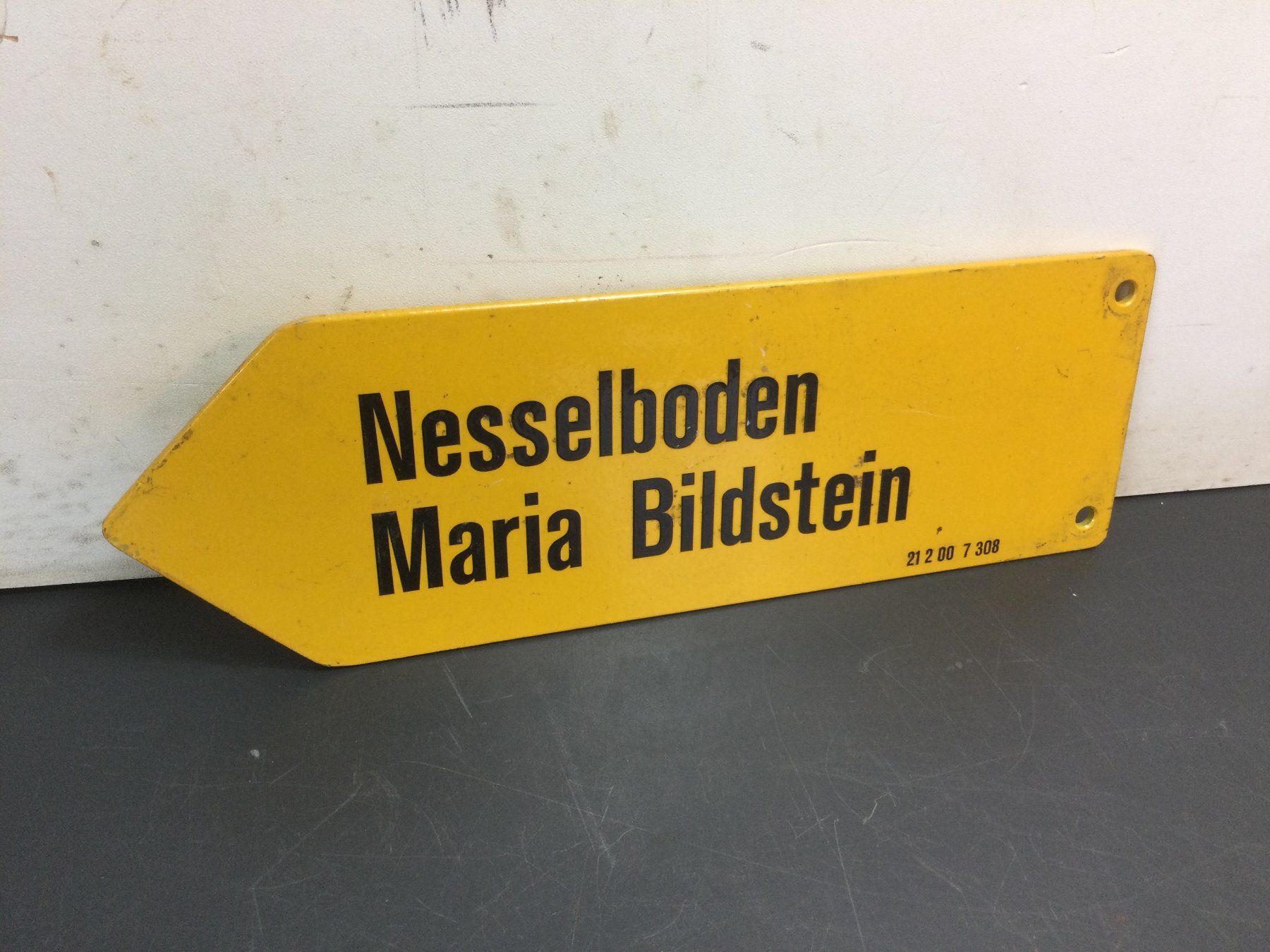 Insegne: Gebrauchter Wanderwegweiser Nesselboden Maria Bildstein – Usato da Wangen SZ venduto da kuriosum12 1