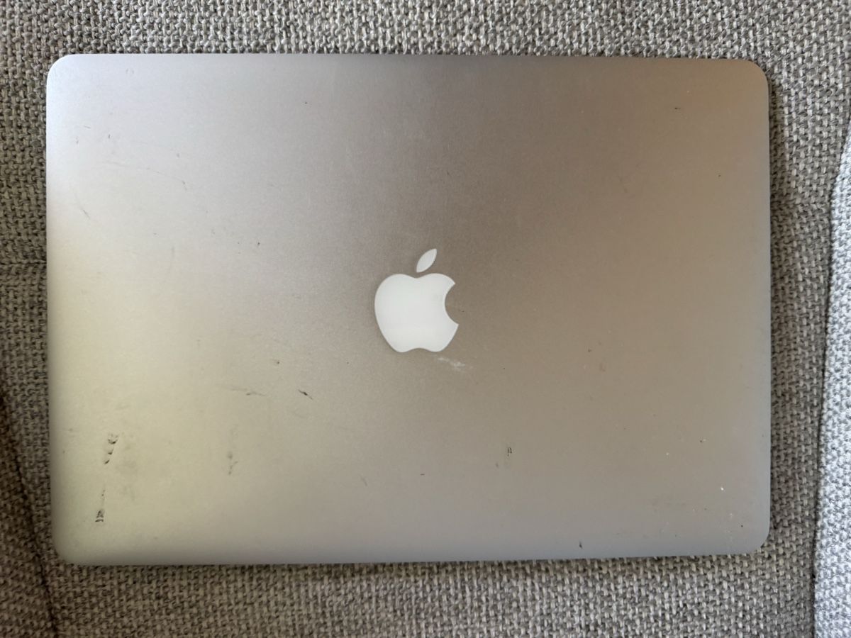 Apple Portables: MacBook Air 13 – Défectueux à Adliswil par Busys 2