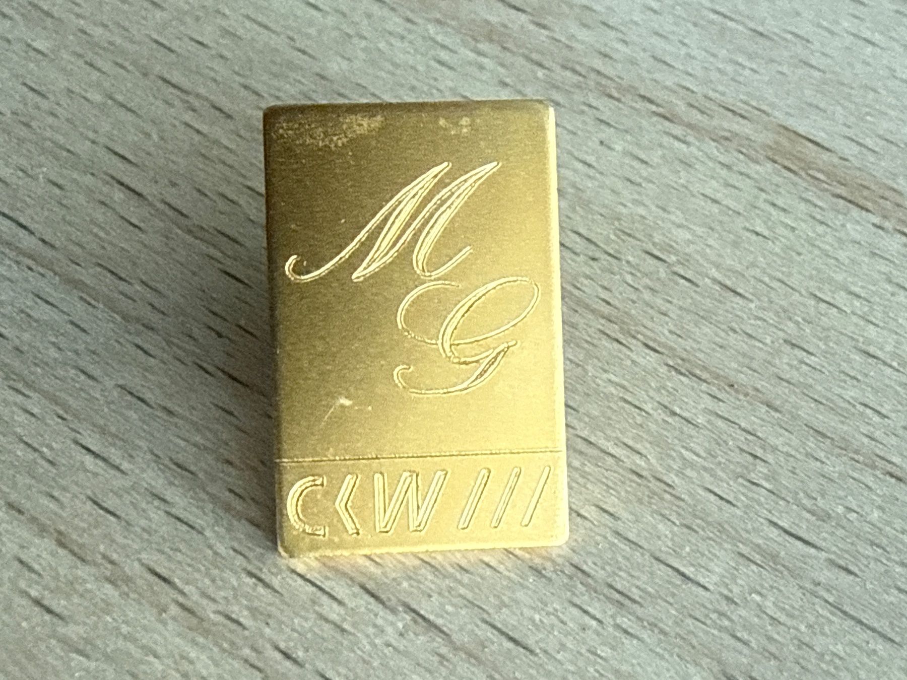 Placchette & Badge: Pin M G – Usato da Glattbrugg venduto da Schweigmatt