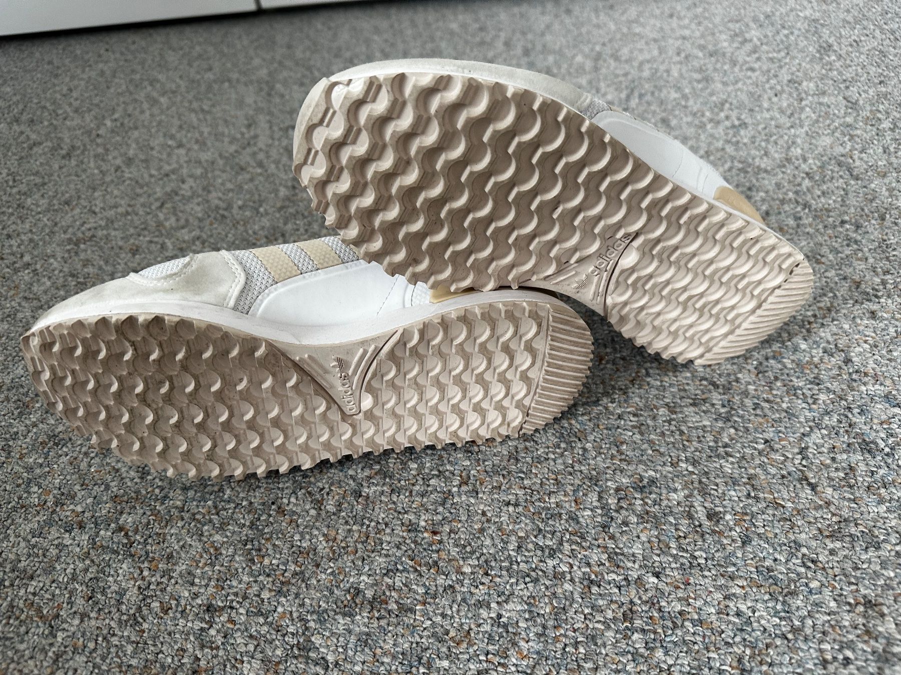 Adidas Chaussures femmes: Damen Adidas Schuh Gr. 39 – D'occasion à Wagenhausen par vintagesecondhand 2