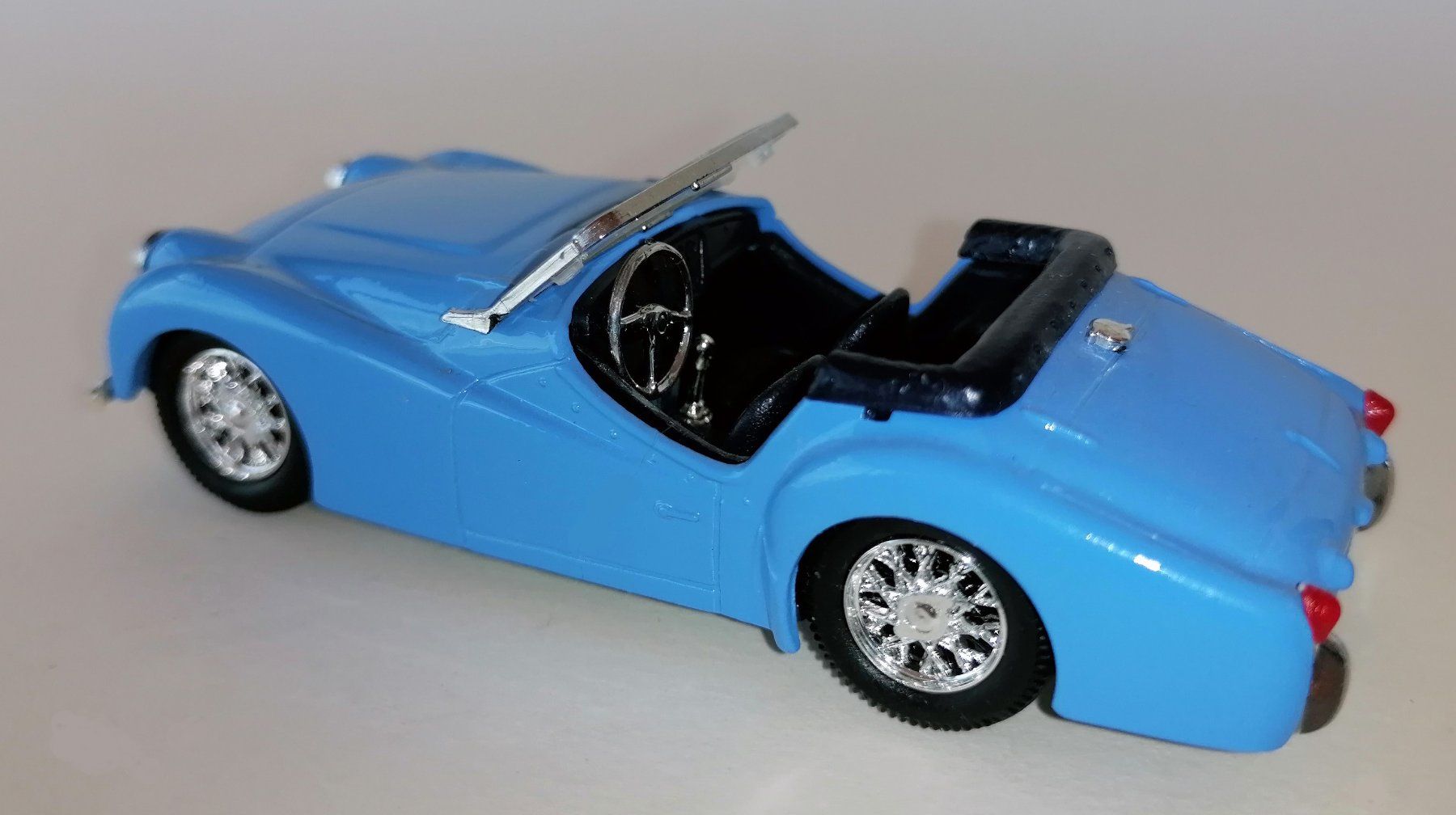 Vitesse Modellautos: Vitesse 1:43 Triumph TR 3 – Neu (gemäss Beschreibung) aus Löhningen von wit_zcl6 1