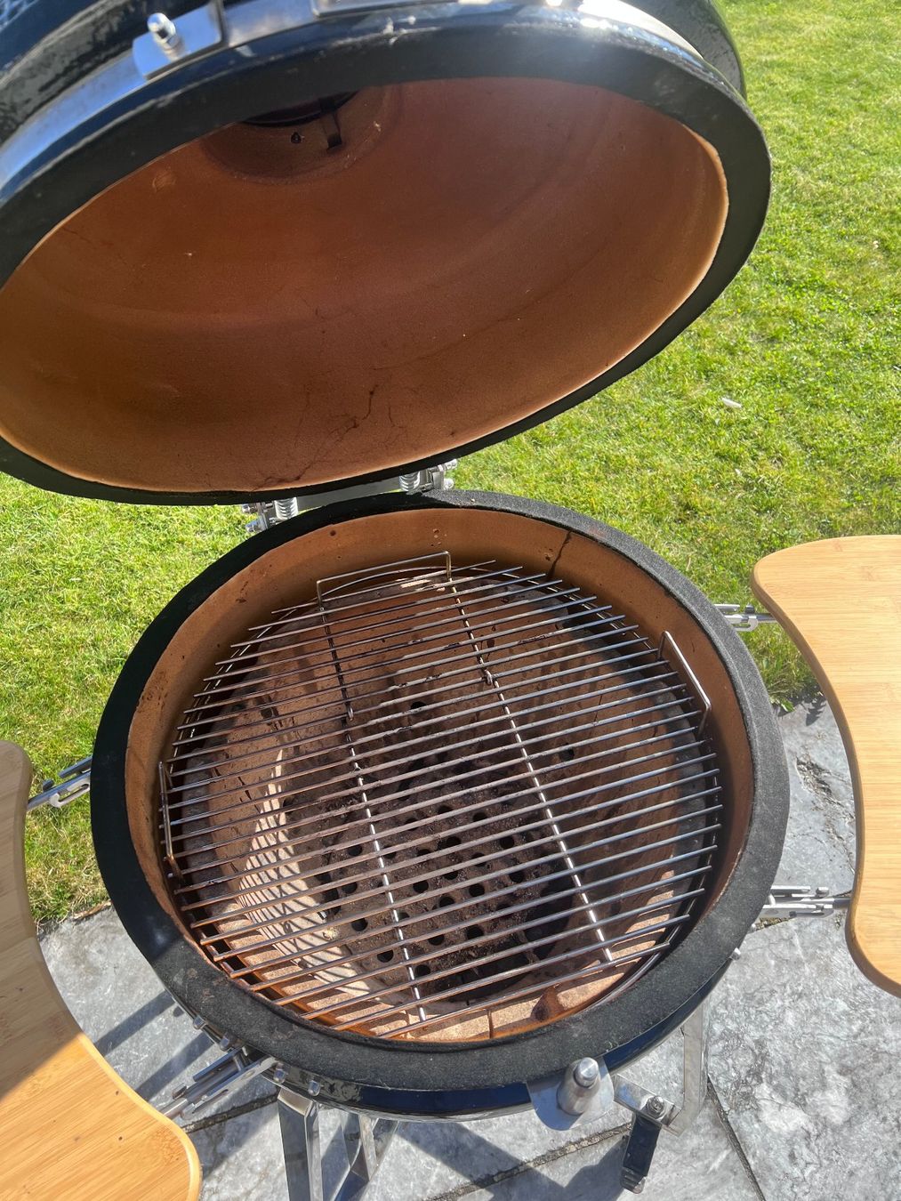Griglie: Keramik Grill KAMADO mit Seitentischen – Nuovo (secondo la descrizione) da Gränichen venduto da fre_dy120 1