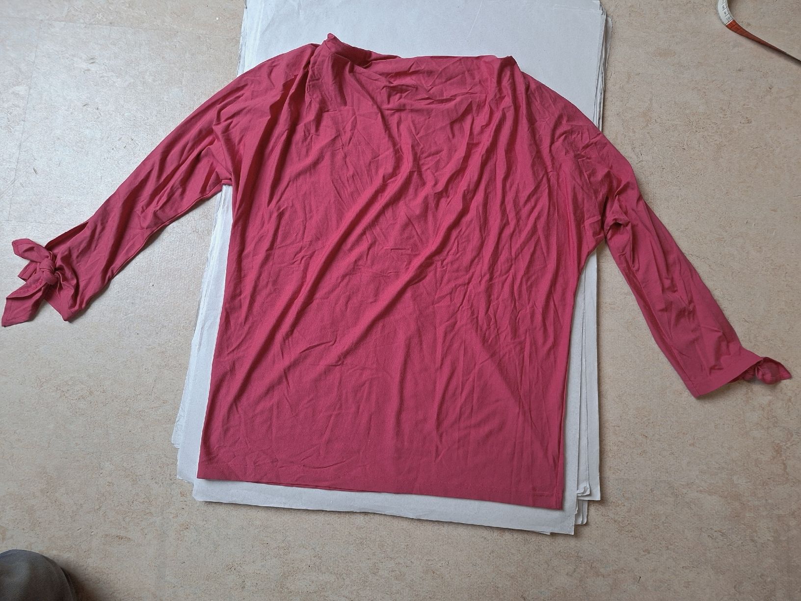 Chemisiers: Pinkes Langarmshirt mit Bändchen, ca Grösse M – D'occasion à Klingnau par vollmond36 3