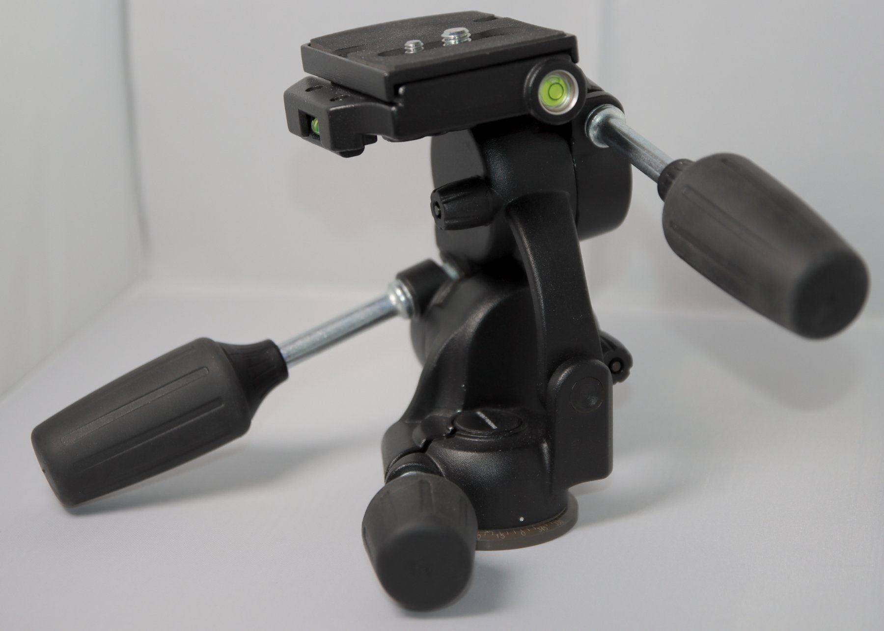 Manfrotto Treppiedi & Teste: Manfrotto 3-Wege-Neiger Typ:808RC4 – Usato da Rotkreuz venduto da Jolijos 2