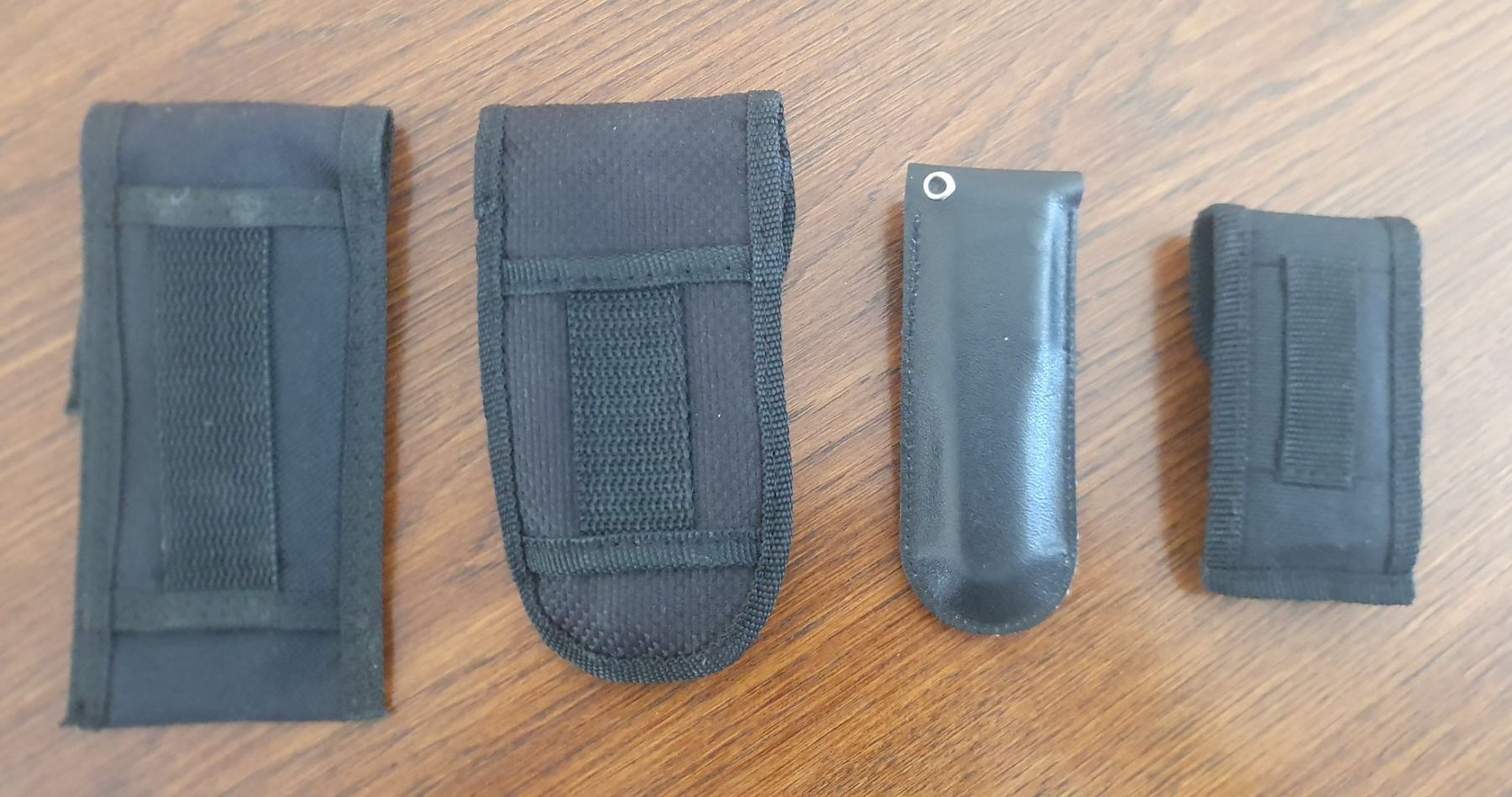 Sonstige Kleidung & Accessoires: 8 Messer – Etuis – Gebraucht aus Härkingen von MarianneSi 5