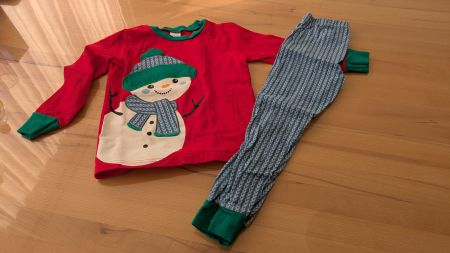 Süsses Winter Pyjama mit Schneemann -110/116
