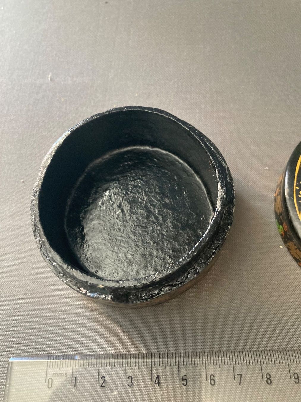 Altro in Cosmetici & Cura: Schmuckdose rund bemalt mit Vogel und Baum Motiv – Usato da Zürich venduto da mik_h9ty 2