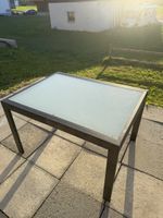 Metalltisch mit  Milchglasplatte gebraucht