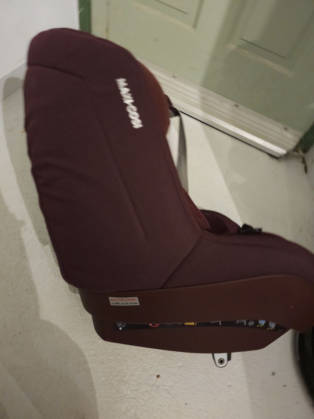 Maxi-Cosi Auto-Kindersitze: Autositz Maxi Cosi Pearl Pro2 in weinrot – Gebraucht aus Kreuzlingen von Distein 6