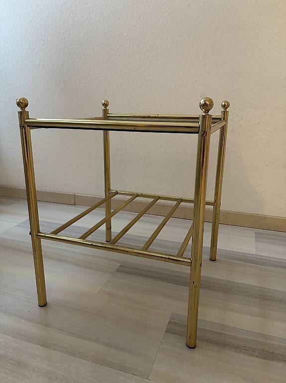 Tavoli: Goldener Beistelltisch mit Glasplatte – Usato da Oberengstringen venduto da exmex 2