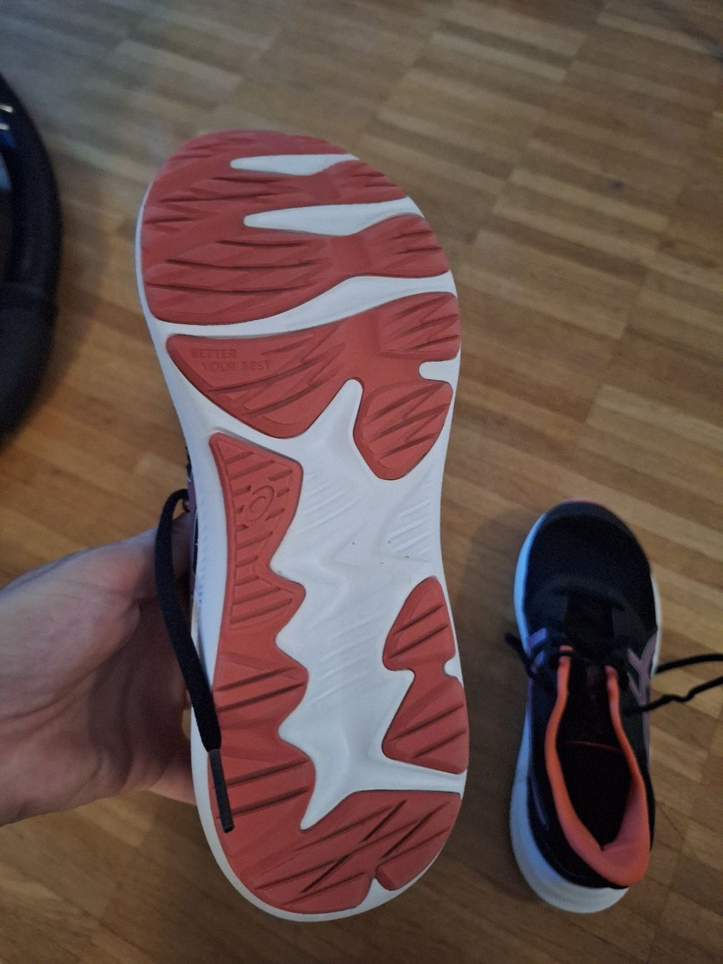 Asics Schuhe für Mädchen: Asics Laufschuhe Grösse 37 – Gebraucht aus Riehen von Mamestra 2