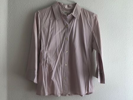 Damenhemd von Banana Republic.  Helles Lila