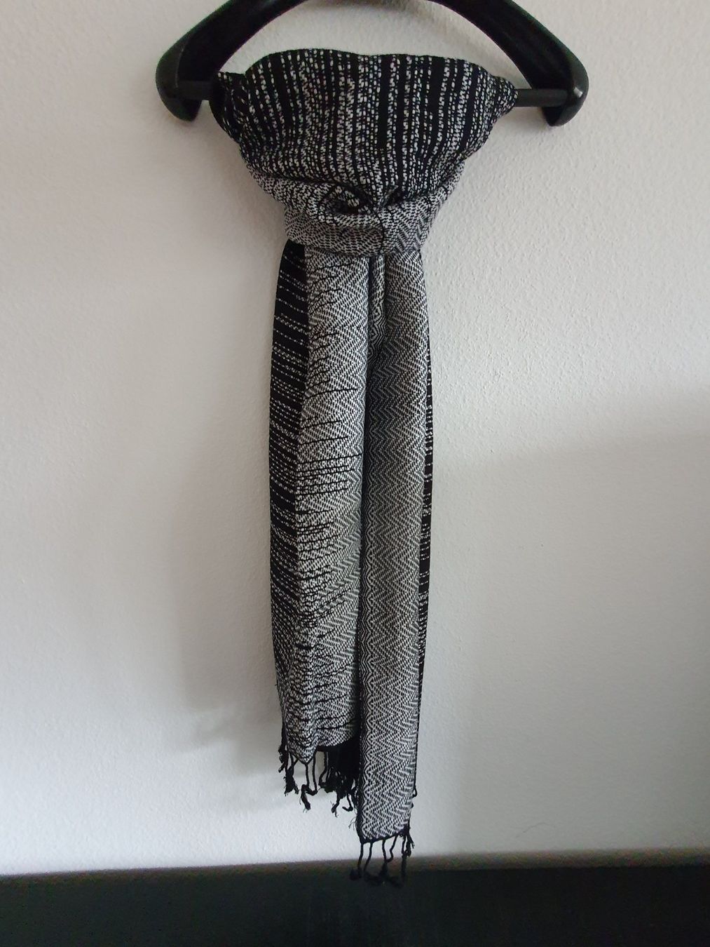 Foulard & Sciarpe: Schal, Baumwolle, Handgewebt, Schwarz/Weiss – Nuovo (secondo la descrizione) da Basel venduto da Anghkorwatt 7