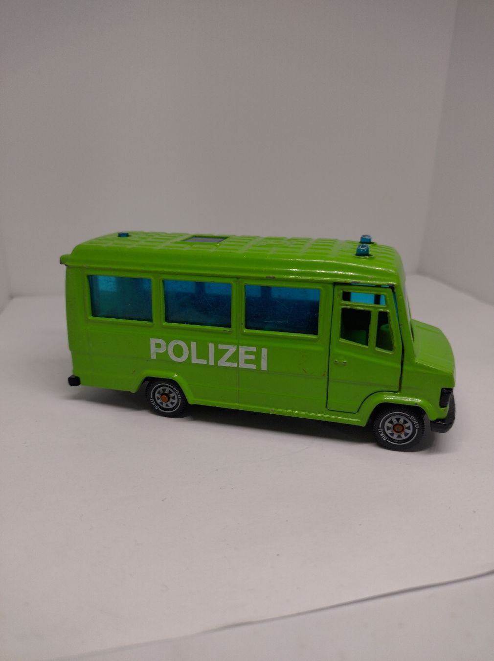 Siku Modellini d'auto: Siku, Mercedes 809D, 1:55 – Usato da La Chaux-de-Fonds venduto da Pierrot8404 2